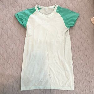 Lululemon swiftly tech short sleeve crew